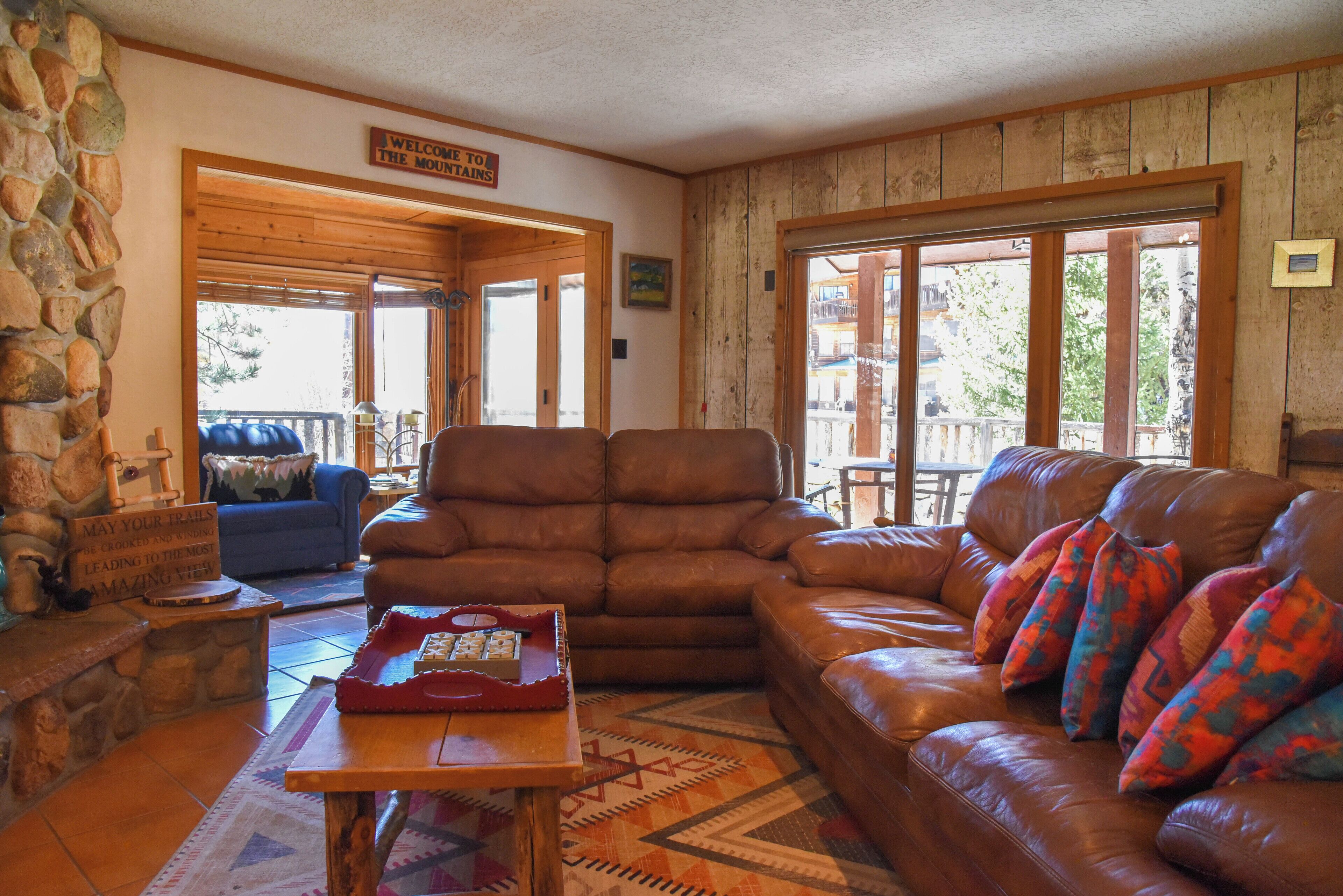 Téléviseur, foyer, lecteur de DVD