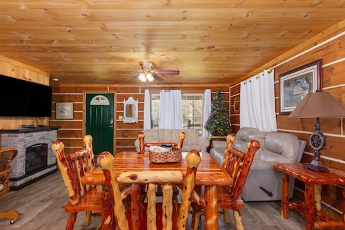 Valentine Drive Cabin 2