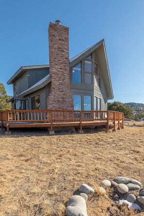 Property grounds - Rhode's Hideaway- Dog Friendly, Minutes to Salida, Close to Monarch (Salida)