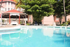 Outdoor pool - Fisherman's Point  Beach Resort (Ocho Rios)