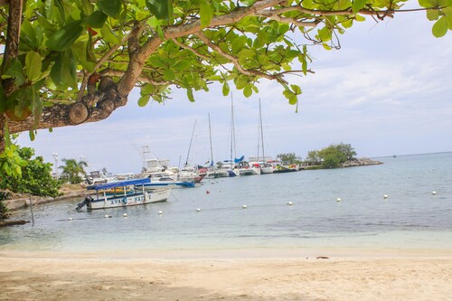 Fisherman's Point  Beach Resort