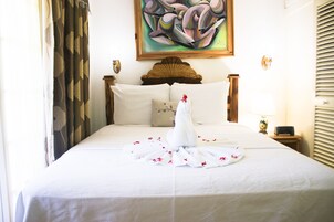 Comfort Apartment | Egyptian cotton sheets, premium bedding, iron/ironing board, free WiFi
