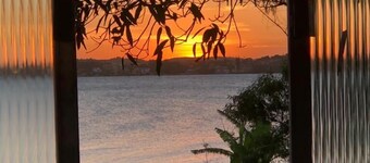 LINDA CASA CONDOMÍNIO AMAPI, EM FRENTE A LAGUNA DE IGUABINHA