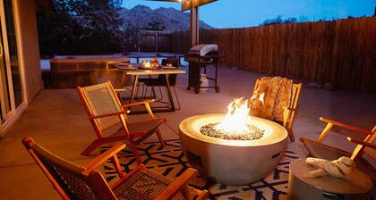 Live Centered w/ Hot Tub, Fire Pit In Joshua Tree