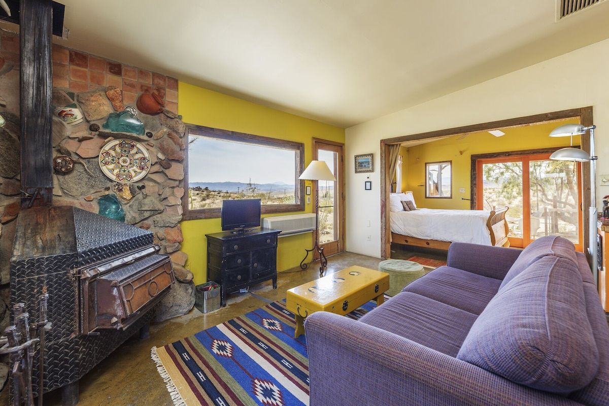 2 bedrooms, WiFi (free), bed sheets