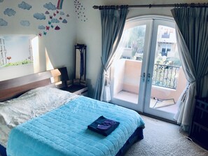 2 bedrooms, desk, iron/ironing board, free WiFi