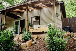 Exterior - Cut Flower Farm: A Bountiful Getaway for Couples or Small Families.   (Schuyler)