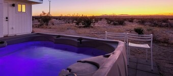 That Desert House - Hot Tub, Privacy&Desert Views!