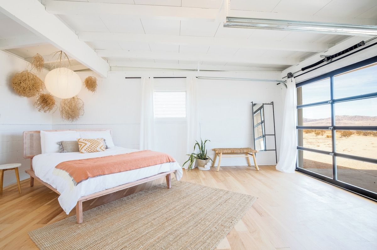 3 bedrooms, WiFi (free), bed sheets