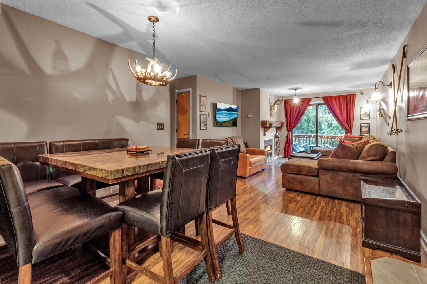 Ski In/ Ski Out, 3 Bedroom & 2 Bath Holiday Valley Condo