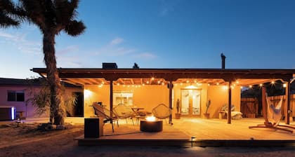 Sage & Stardust – Hot Tub, Yoga Studio, Near Park