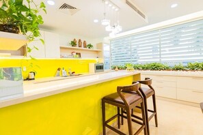 Private kitchen - SunSea Villa Bãi Sau - near beach, Billard, Karaoke, 4 rooms for 15 travellers (Thành phố Vũng Tàu)