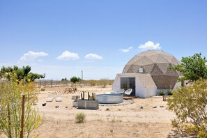 Exterior - Abracadabra Dome in the Desert-Unique Experience! (Landers)