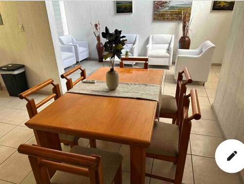 Muy cerca del centro y del malecón 