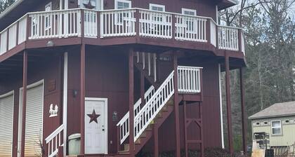 Cedar Cabin in the Woods - Longview, Tx