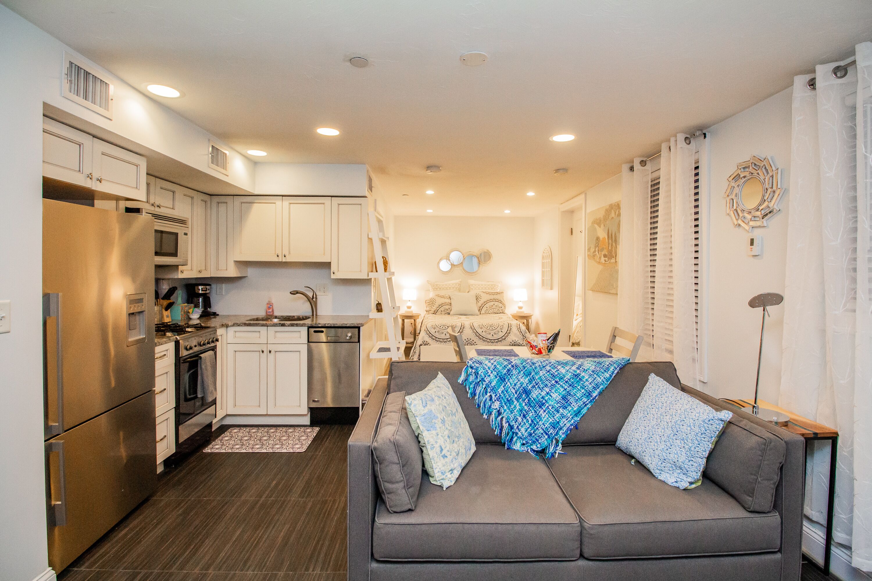 This apartment is a 0 bedroom(s), 1 bathrooms, located in Boston, MA.