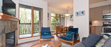 Televisión, chimenea