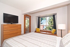 2 bedrooms, iron/ironing board, WiFi