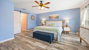 4 bedrooms, desk, iron/ironing board, free WiFi