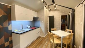 Coffee/tea maker, fridge, stovetop, electric kettle - Holiday Home in Dziwnów by the Baltic Sea (Dziwnow)