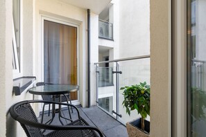 Basic Apartment | Terrace/patio - Sleepway Apartments - Garbary 95-75d (Poznan)