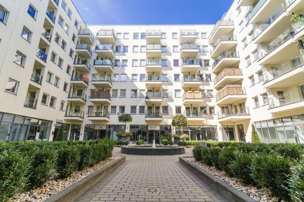 Front of property - Sleepway Apartments - Garbary 95-75d (Poznan)