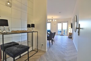 Unclassified image, 4 of 29, button