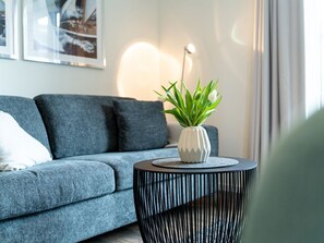 Unclassified image, 2 of 24, button