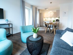 Unclassified image, 5 of 24, button