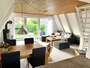Smart TV, fireplace, DVD player, books