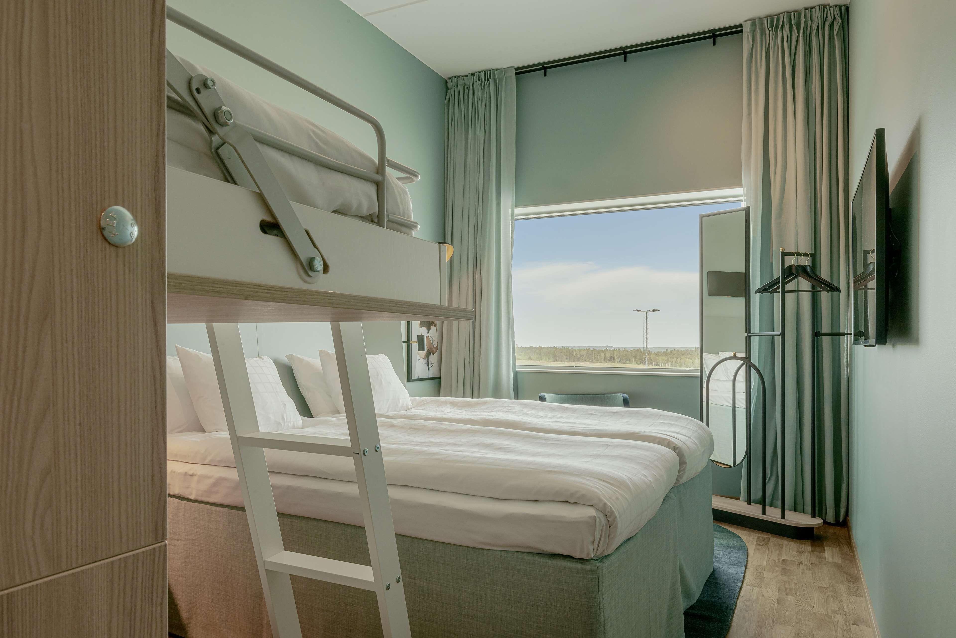 family room (standard) | 1 bedroom, in-room safe, blackout curtains, soundproofing