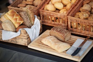 Petit déjeuner buffet (179 SEK par personne)
