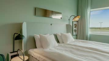 Caja de seguridad en la habitación y cortinas blackout