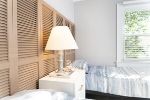 2 bedrooms, desk, iron/ironing board, free WiFi