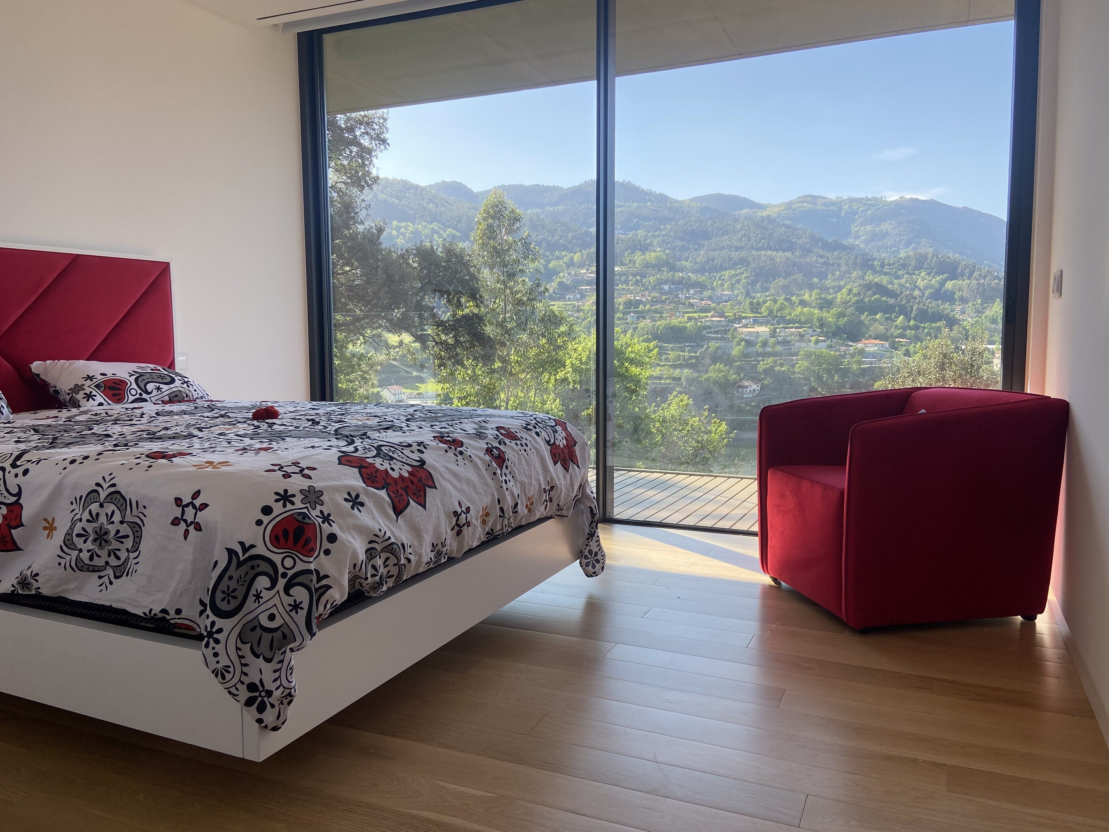 3 chambres, fer et planche à repasser, lit parapluie, Wi-Fi gratuit