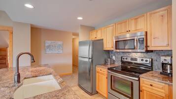 Kondominium, 3 kamar tidur | Dapur pribadi