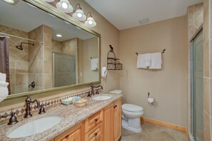 Condo, 3 Bedrooms | Bathroom - Taylor's Crossing #210 3 Bedroom Condo by RedAwning (Copper Mountain)