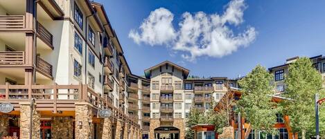 Condo, 2 Bedrooms | Exterior