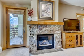 Condo, 2 Bedrooms | Interior