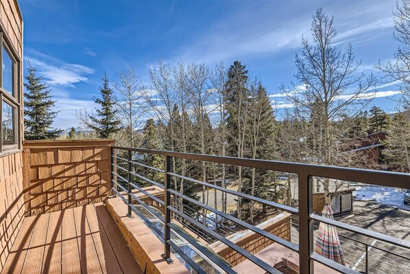 Condo, 3 Bedrooms | Property grounds