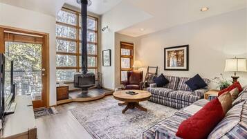 Condo, 3 Bedrooms | Living area | TV