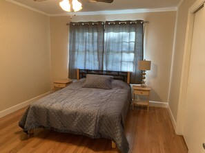 2 bedrooms, iron/ironing board, free WiFi, bed sheets - Newly remodeled nice house in very safe and convenient neighborhood. (Dyersburg)