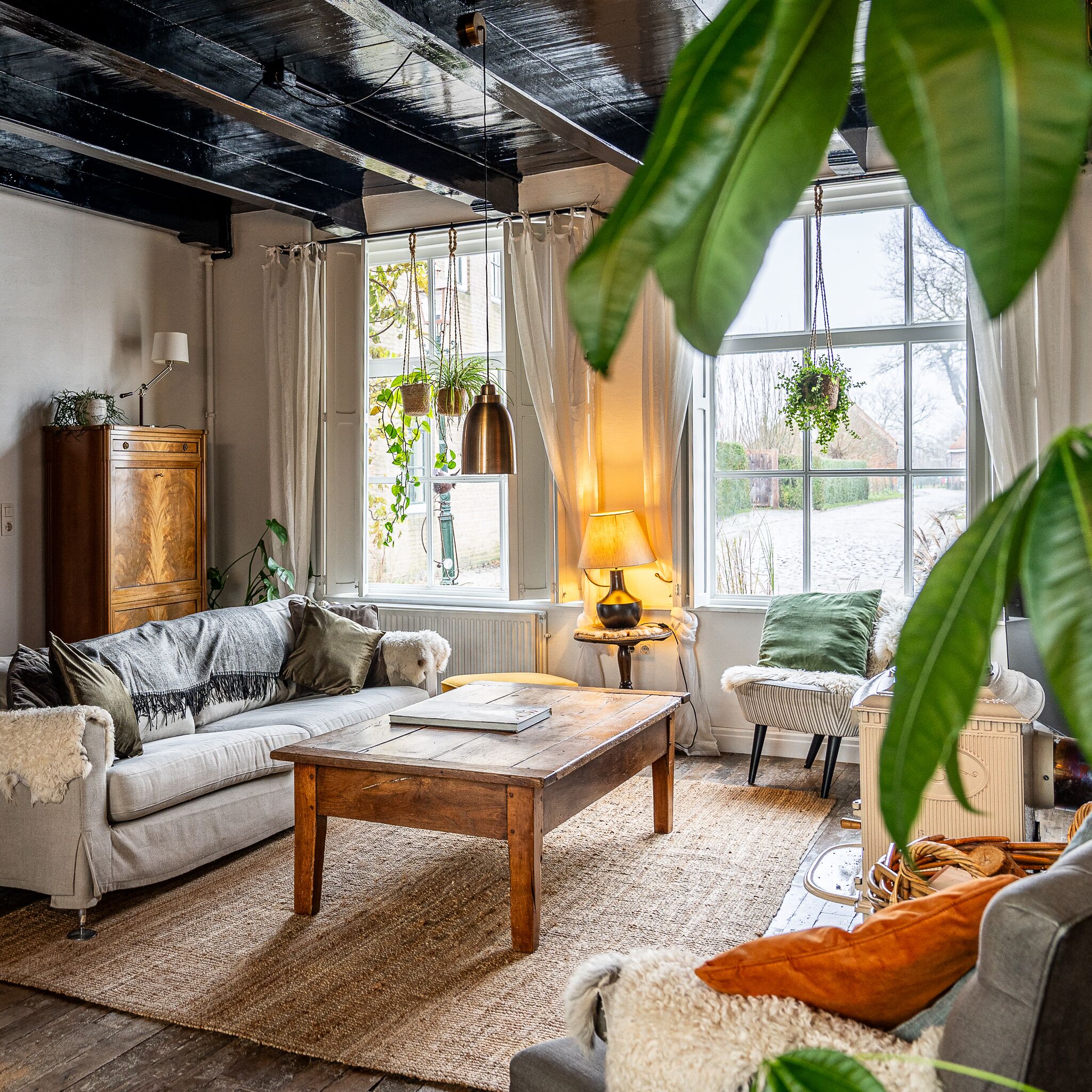 Téléviseur, foyer, chaîne audio