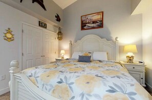 2 bedrooms, iron/ironing board, WiFi