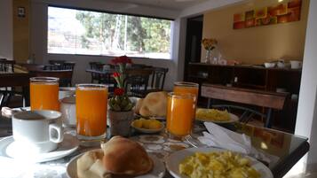 Free daily buffet breakfast