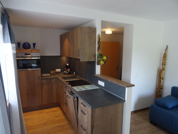 Refrigerador, horno, placa de cocina, lavavajillas