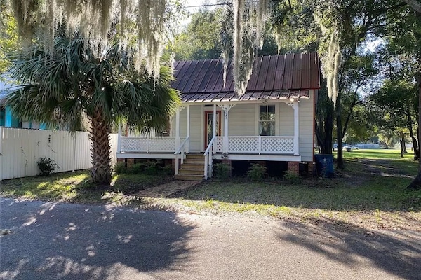 Great Neighborhood  Awesome 1880 second oldest House on the block