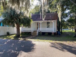 Exterior - CHARMING HISTORIC HOME ON WOLFE STREET...IN SOGLO DISTRICT, DOWNTOWN AREA (Brunswick)