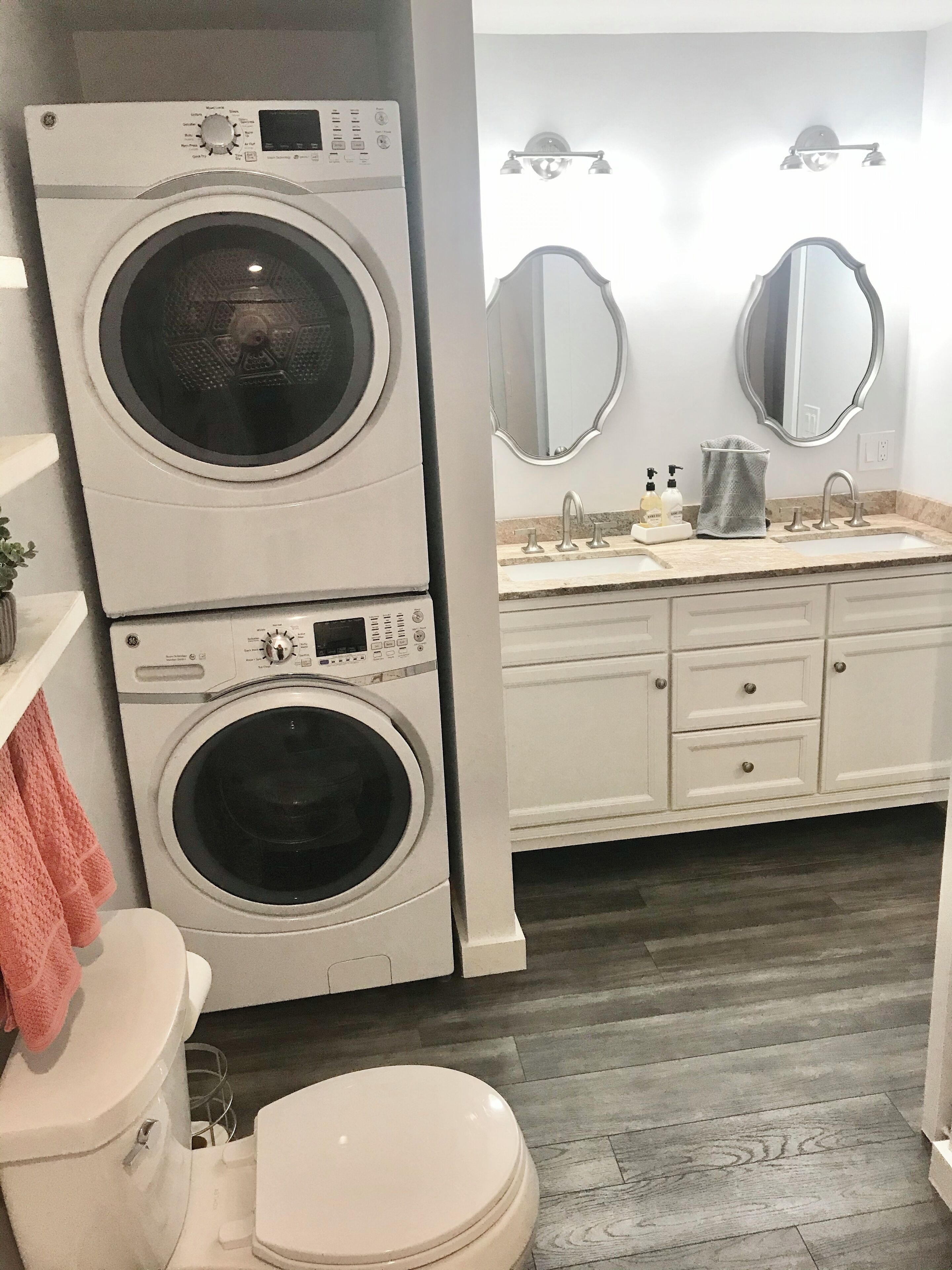 Badekar, hårføner og håndklær