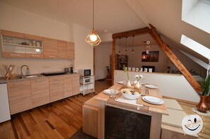 Fridge, microwave, oven, stovetop - TOP * attic old building parquet !!! NETFLIX & RELAX, 2 beds (Völklingen)